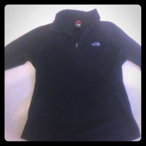 Black North Face 1/4 zip fleece. Size small.