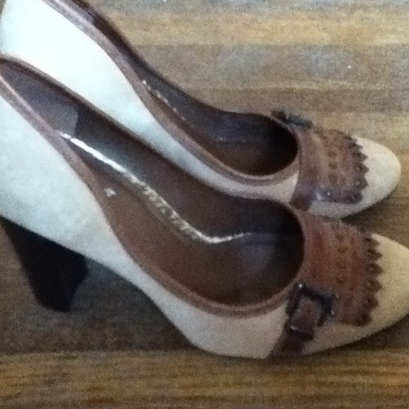 Shoes - Picture 3 of 4