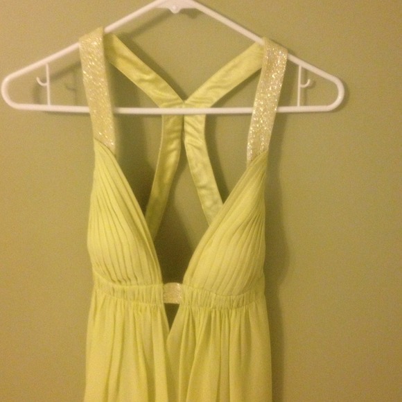 Never Worn Cache light green dress. Size 2. - Picture 2 of 4