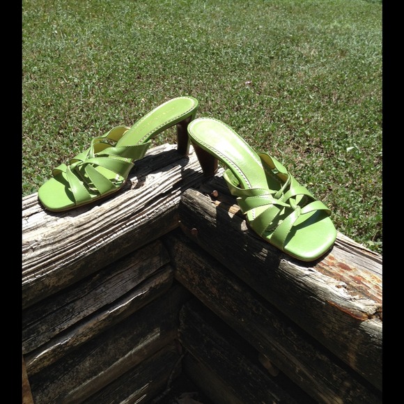 Women's shoes/ sandals - Picture 1 of 4