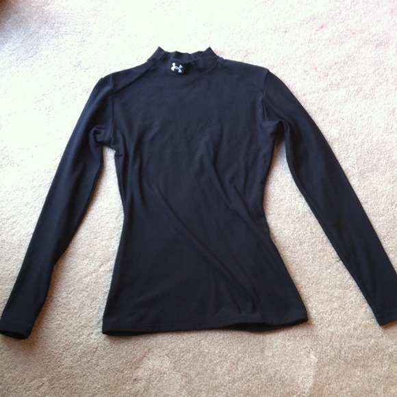 Women's UnderArmour Long Sleeved Shirt