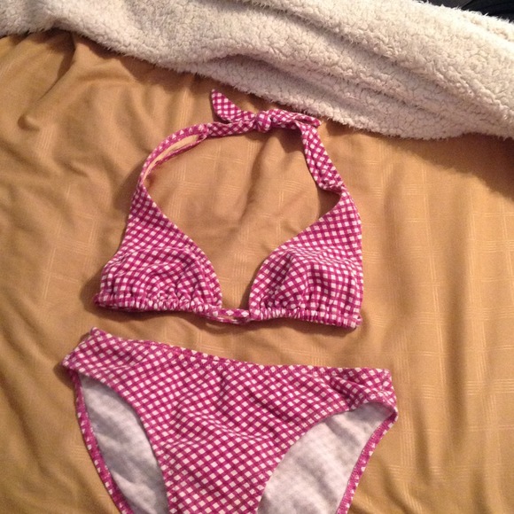 Newport News bikini size 4. Pink/purple and white