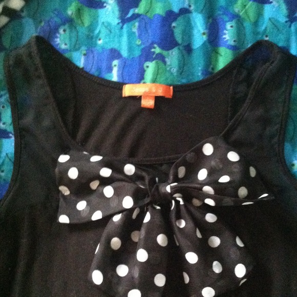 Black tank top with white polka dot bow - Picture 4 of 4