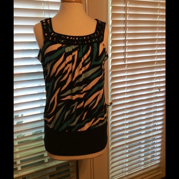Bold print knit top