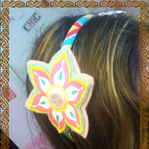 Fun flower headband(: - Picture 2 of 3