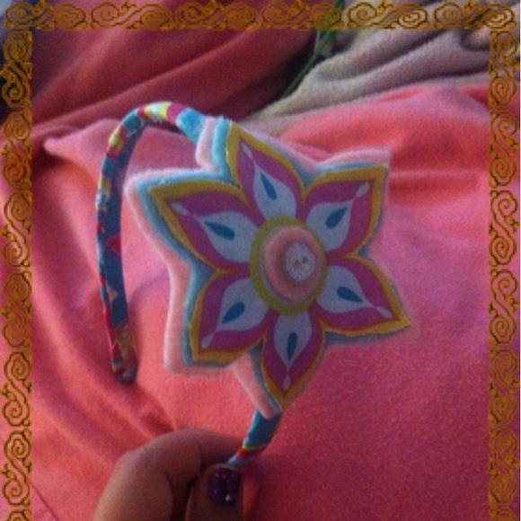 Fun flower headband(: - Picture 3 of 3
