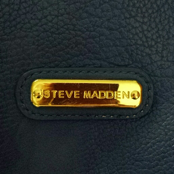 *REDUCED*Super cute! Steve Madden cross over purse - Picture 3 of 4