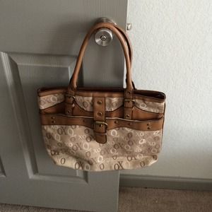 ❌❌SOLD❌❌Tan XOXO handbag