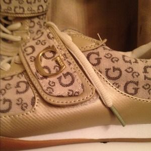 💕Guess shoes💕