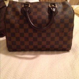 Authentic Louis Vuitton Damier Speedy 25