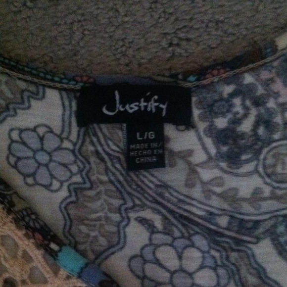 Lightly worn blouse - Picture 3 of 3