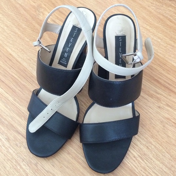 Steve Madden black/nude heels