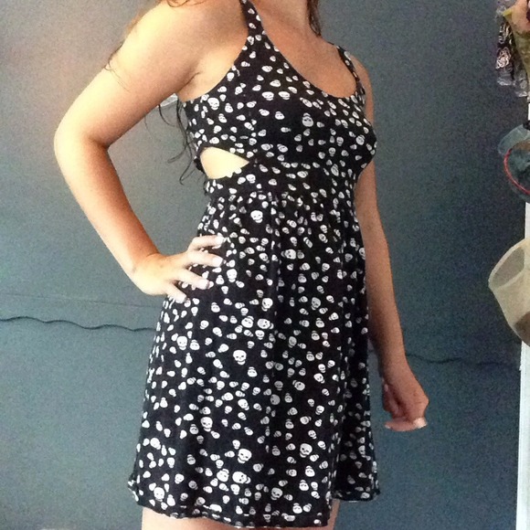 Skull-pattern black dress - Picture 1 of 1