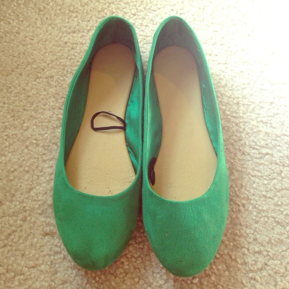 kelly green ballet flats