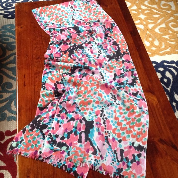 Lilly Pulitzer Accessories - Lilly Pulitzer Scarf.!!! BEAUTIFUL!!