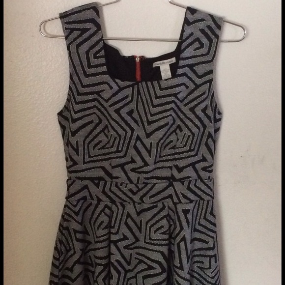 Black / gray design dress