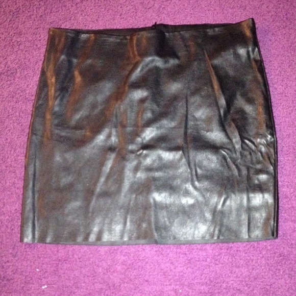 Forever 21 Faux Leather skirt