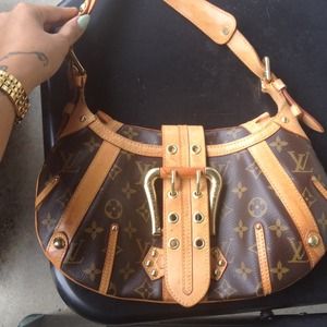Louis Vuitton purse