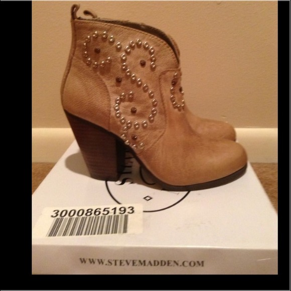 Steve Madden Boots - Steve Madden Awsum Ankle Boot