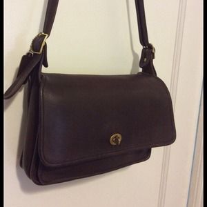 100% Authentic Dark Brown Leather Coach Handbag👜