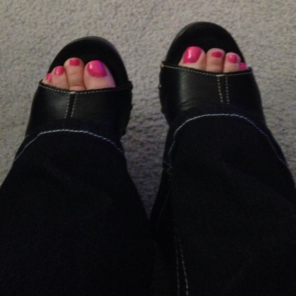 Shoes - Black sandals by Bass💥SALE