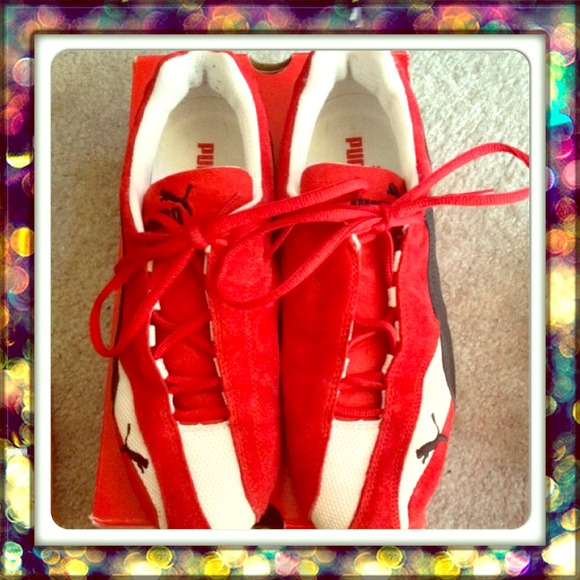 ‼️price markdown‼️Puma  women sneakers sz:10