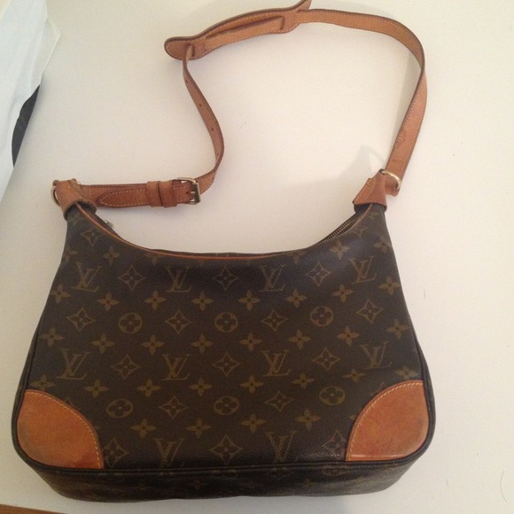Louis Vuitton Handbags - 100% Authentic! Louis Vuitton Satchel !! vintage!