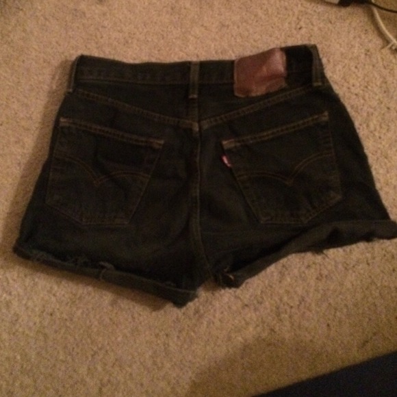 High waisted Levi shorts - Picture 2 of 3