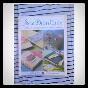 Sew Darn Cute by Jenny Ryan (DIY Sewing Crafts)