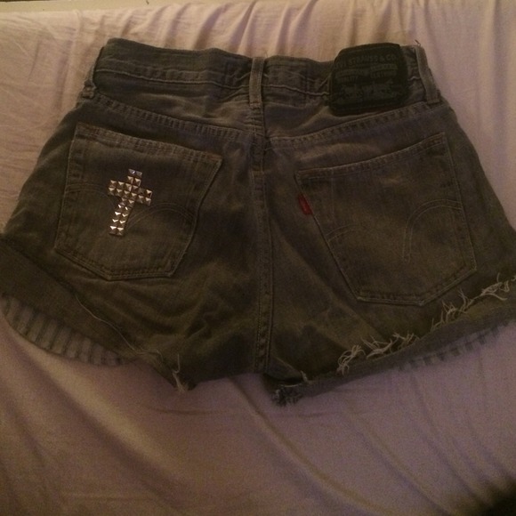 Grey Levi shorts - Picture 2 of 2