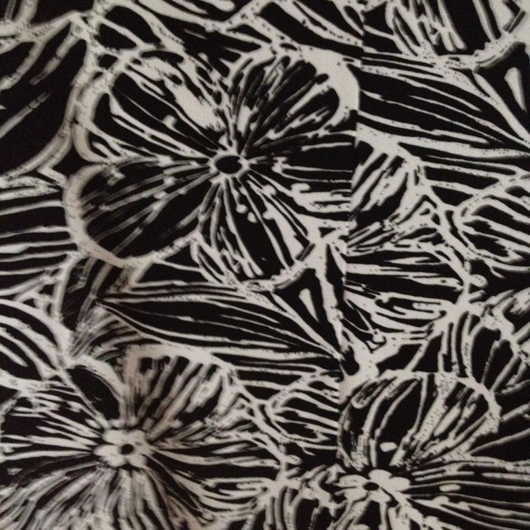 Fashion bug floral top - Picture 4 of 4