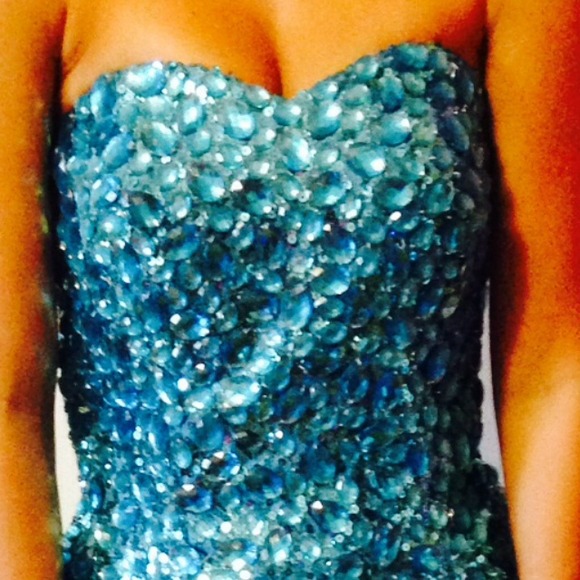 Prom dress - Picture 2 of 3