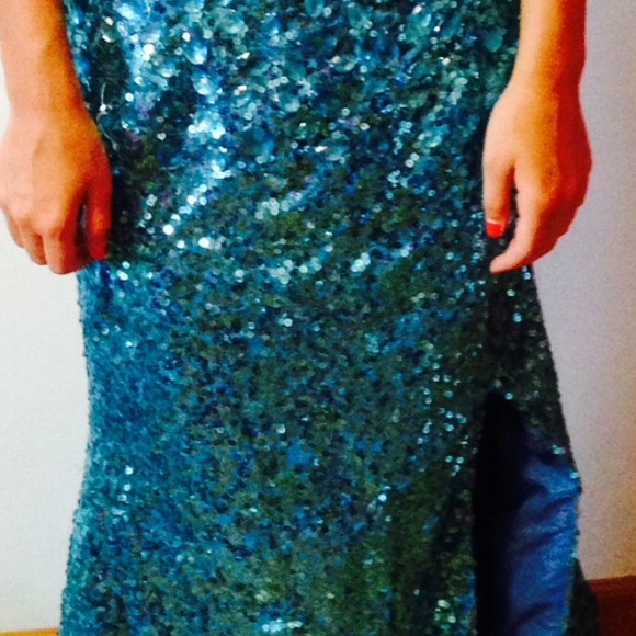 Prom dress - Picture 3 of 3