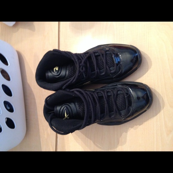 REEBOK QUESTION MID -Black and Gold