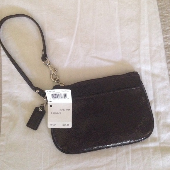 On HOLD 🌟Coach wristlet