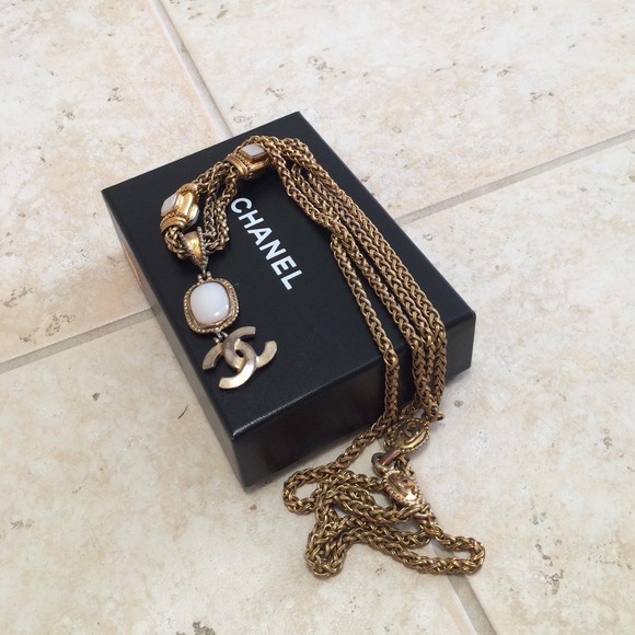 ___SOLD___💯%AUTHENTIC Vintage Chanel  necklace