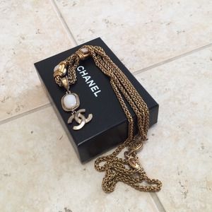 ___SOLD___💯%AUTHENTIC Vintage Chanel  necklace