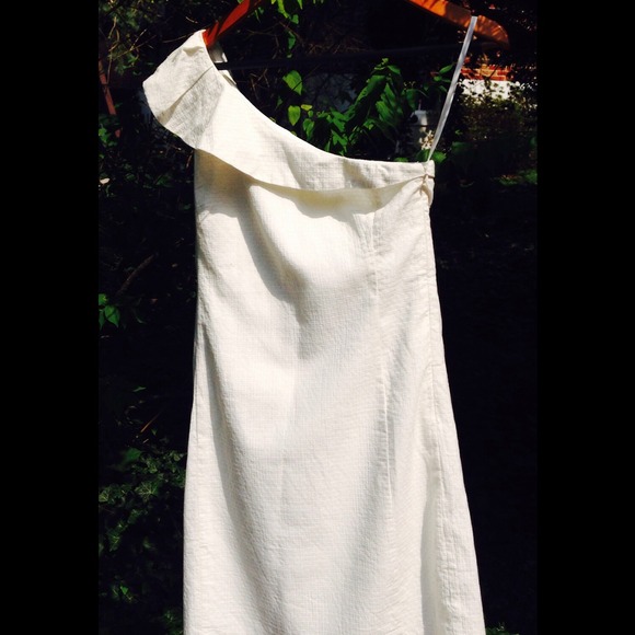 One Shoulder Elegant White Dress