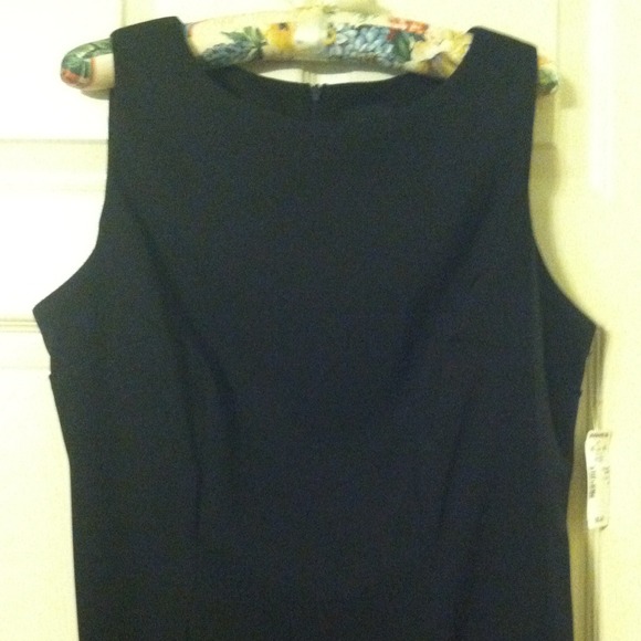 Little black dress - Picture 3 of 4