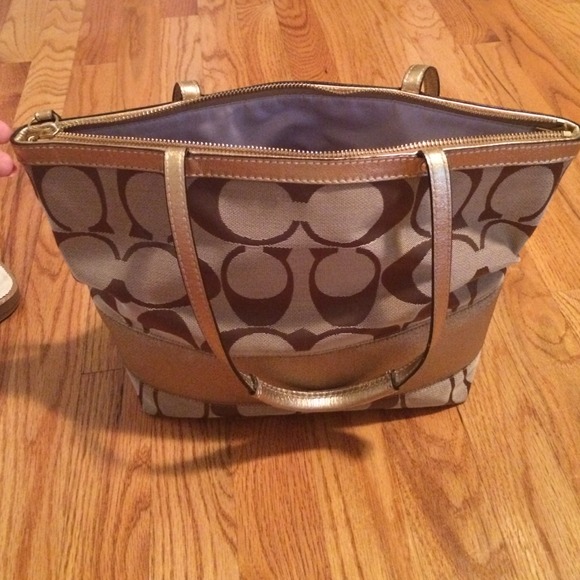 Authentic Coach Purse - Picture 2 of 3