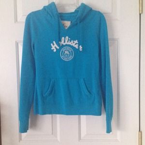 💙✨Beautiful Blue Hollister Sweatshirt✨💙