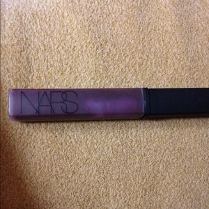 NARS FULLSIZED LIPGLOSS REVOLT