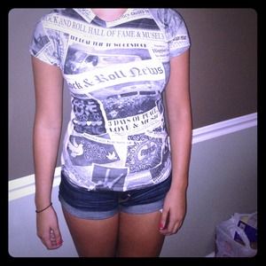 Woman's fitted T-shirt