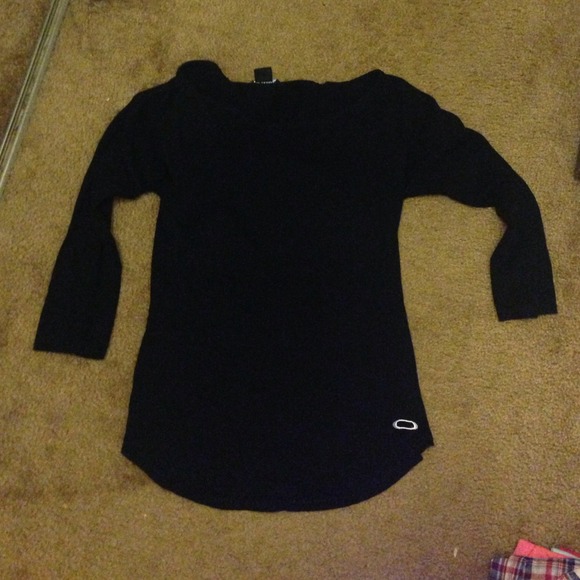 Oakley 3/4 sleeve top