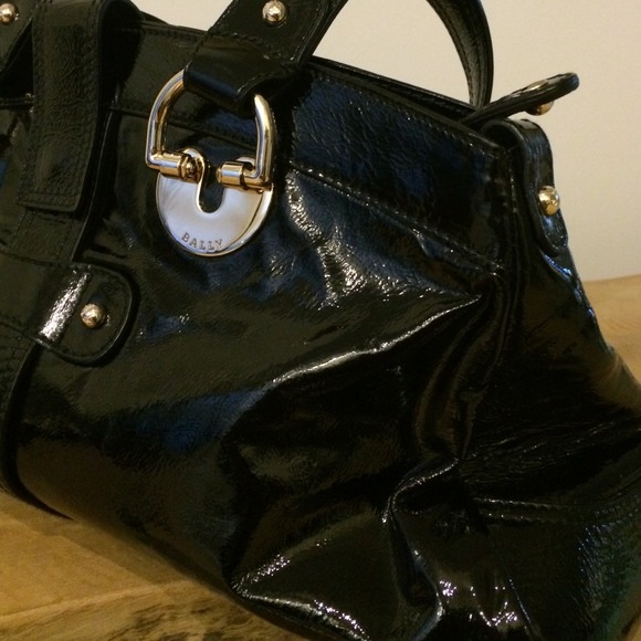 Bally patent leather bag with shoulder strap - Picture 3 of 4