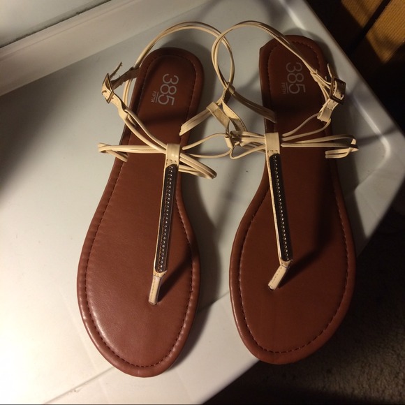Sandals with gold detail