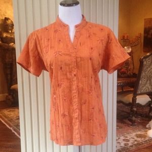 Boutique embroidered crinkle top.