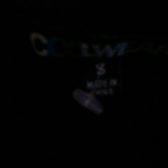 Black ruffled nice top - Picture 3 of 3