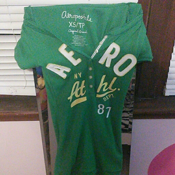 Green button down tee - Picture 2 of 3