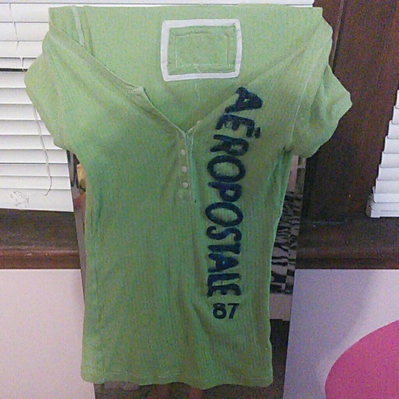 Green button down tee - Picture 2 of 3